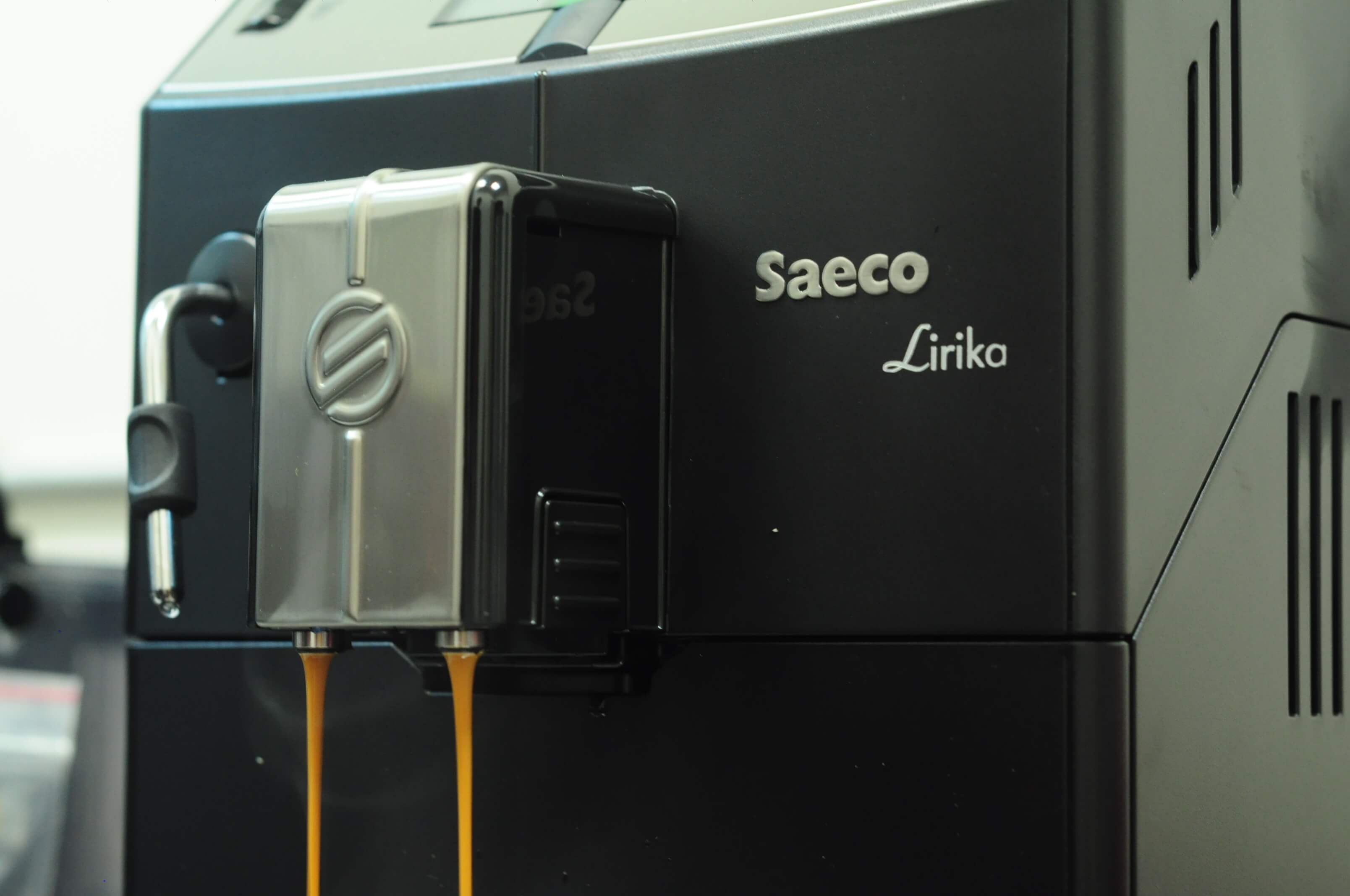 RI9840 Lirika Black Saeco全自動咖啡機 完整萃取咖啡精華