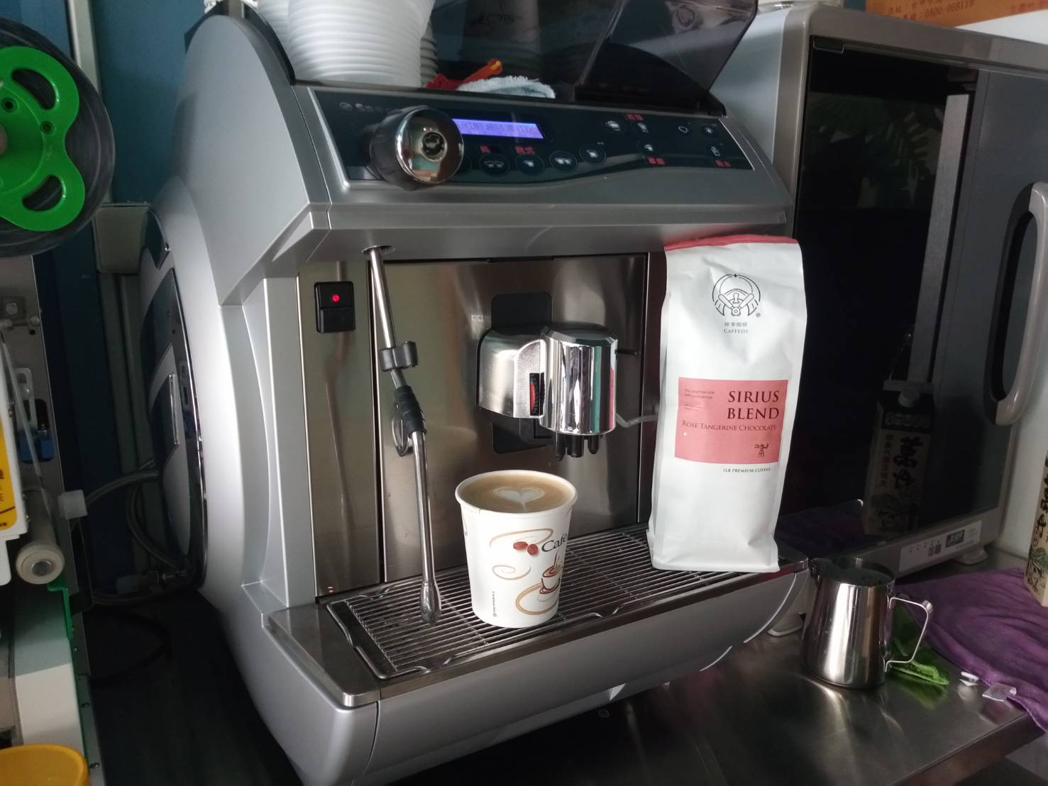 saeco idea cappuccino 弘爺漢堡 早餐店 咖啡 全自動 營業型 商用 超商咖啡機