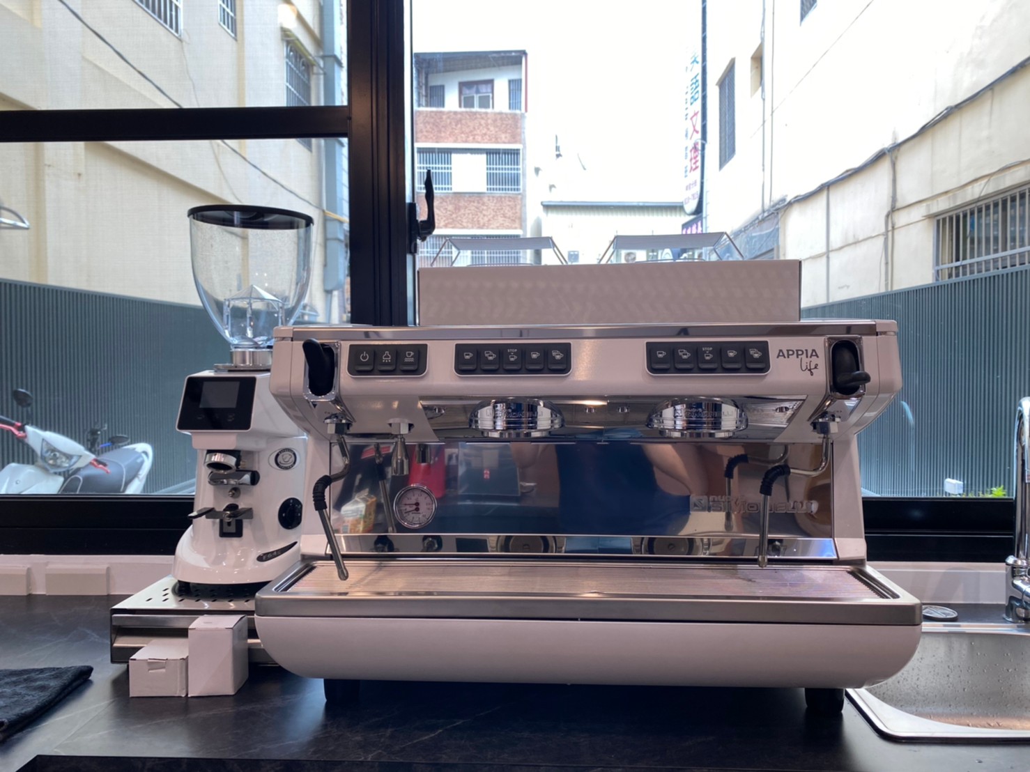 高雄 台南 台中 APPIA LIFE 半自動咖啡機 F64E 咖啡設備 外帶咖啡出杯 咖啡教學