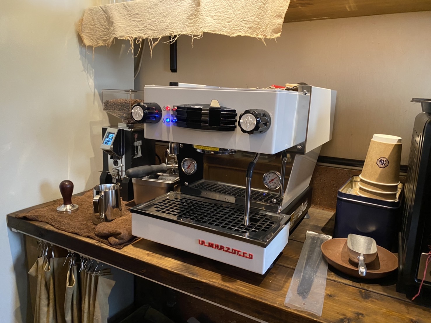 啡事112年1月販售並安裝Lamarzocco mini單孔半自動咖啡機在高雄甜點店海珈琲